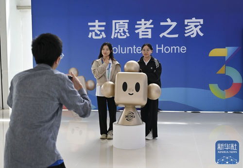 鏈博會(huì)上的志愿者 信息咨詢(xún)服務(wù)的貼心“導(dǎo)航員”